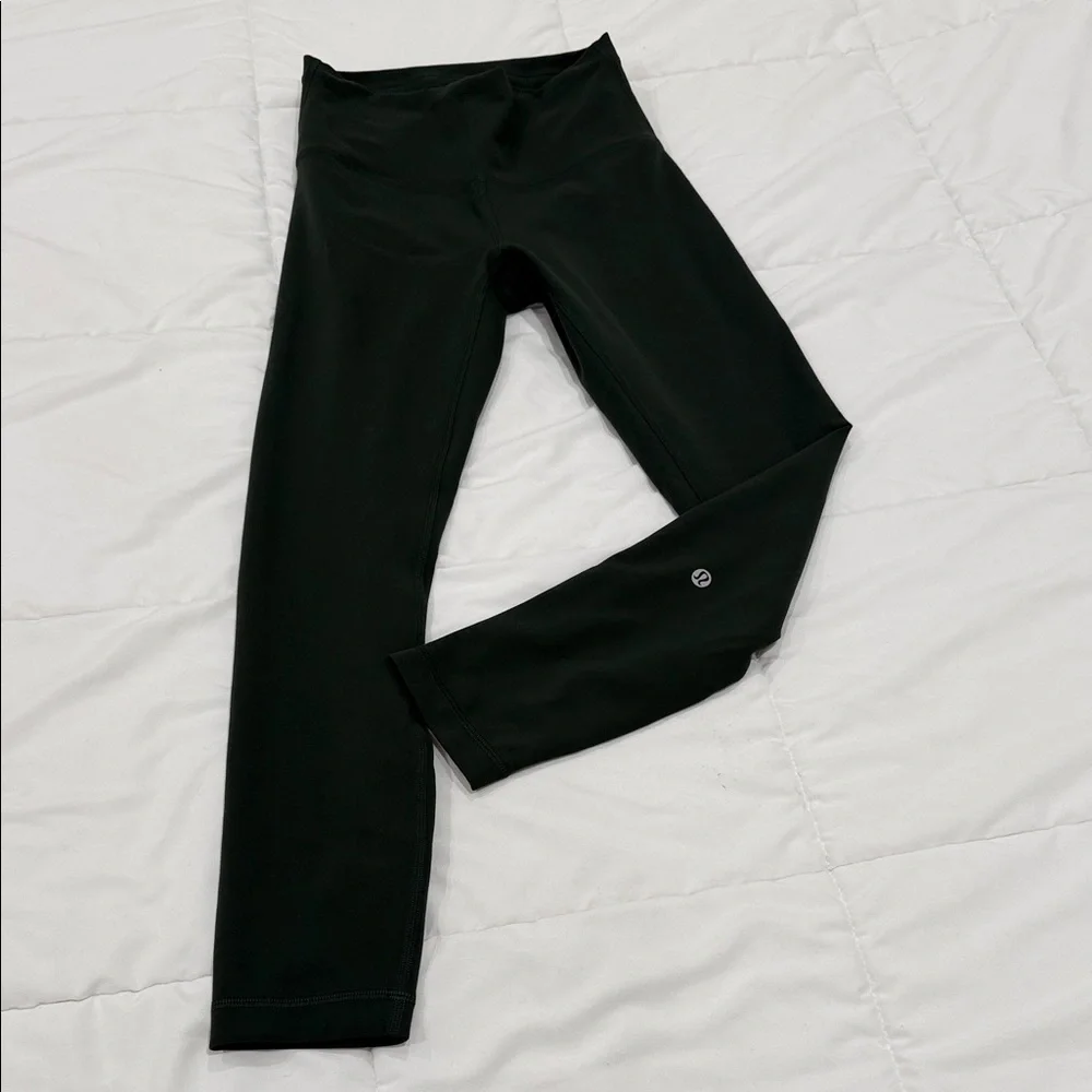 Lululemon - Picture 1 of 3